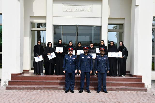 مديرية شرطة المحافظة الجنوبية تختتم برنامجًا تدريبيًا لطلبة الجامعات والمعاهد<